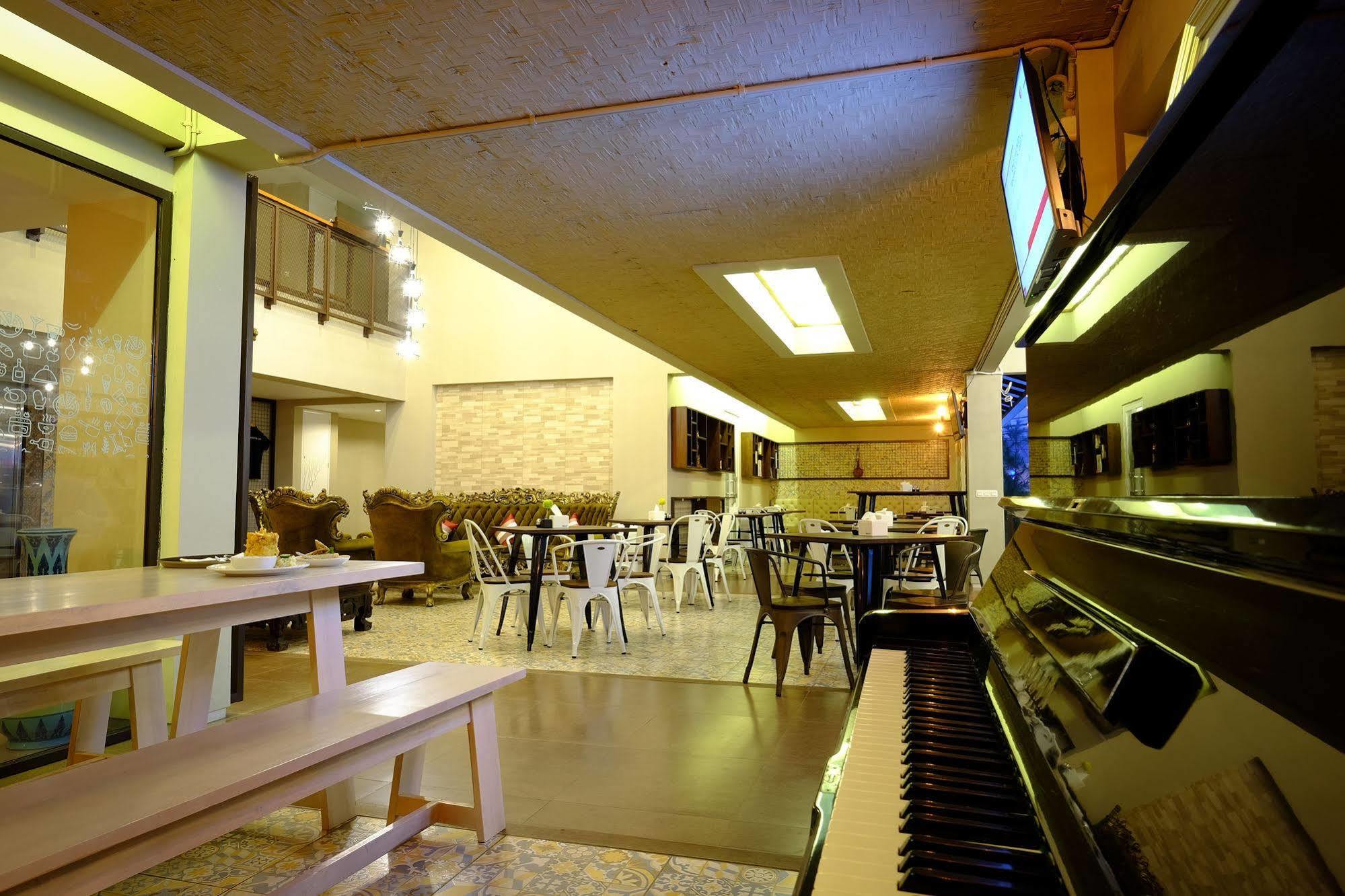 Tibera Hotel Ciumbuleuit Bandung Eksteriør billede