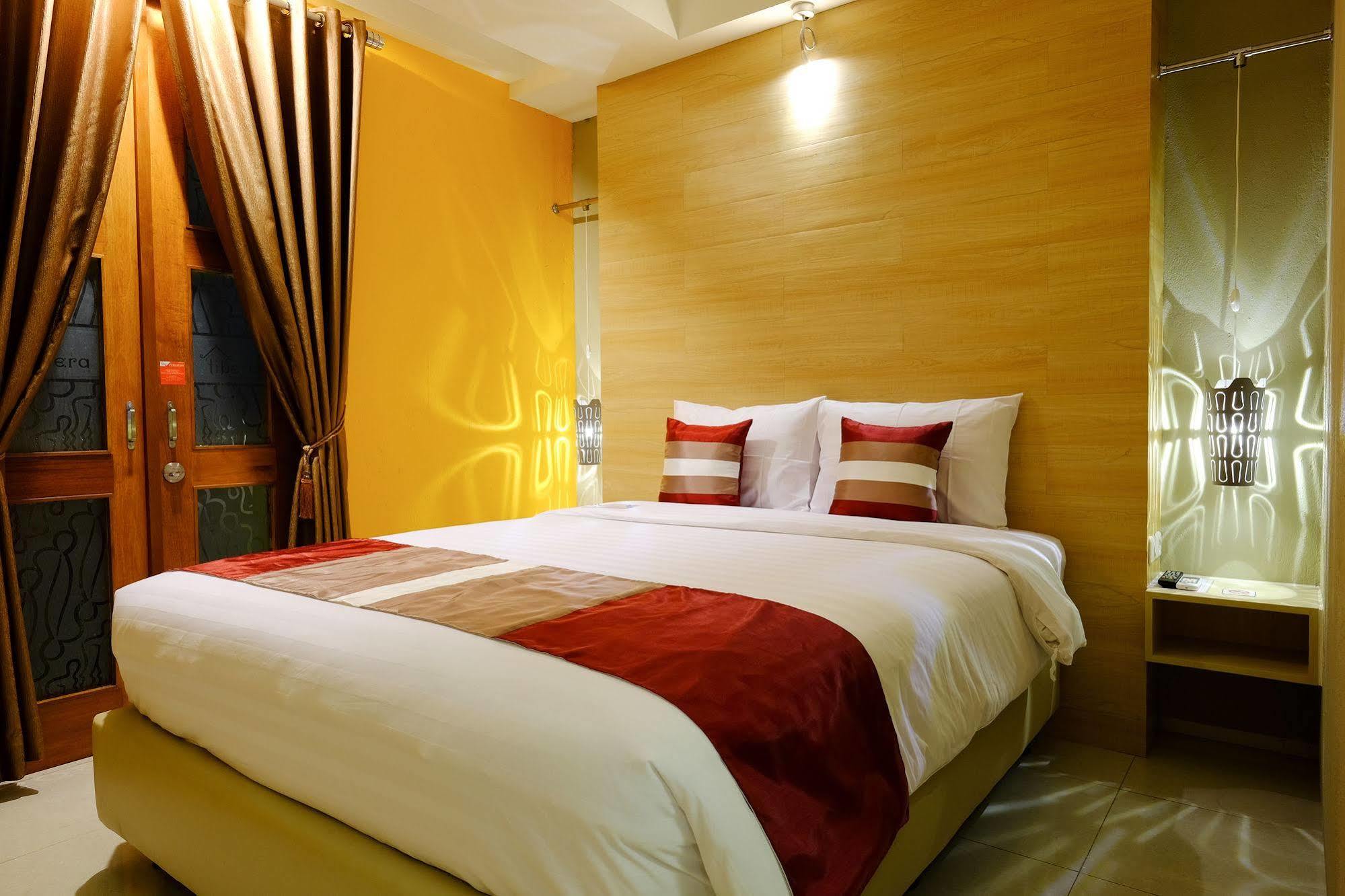 Tibera Hotel Ciumbuleuit Bandung Eksteriør billede