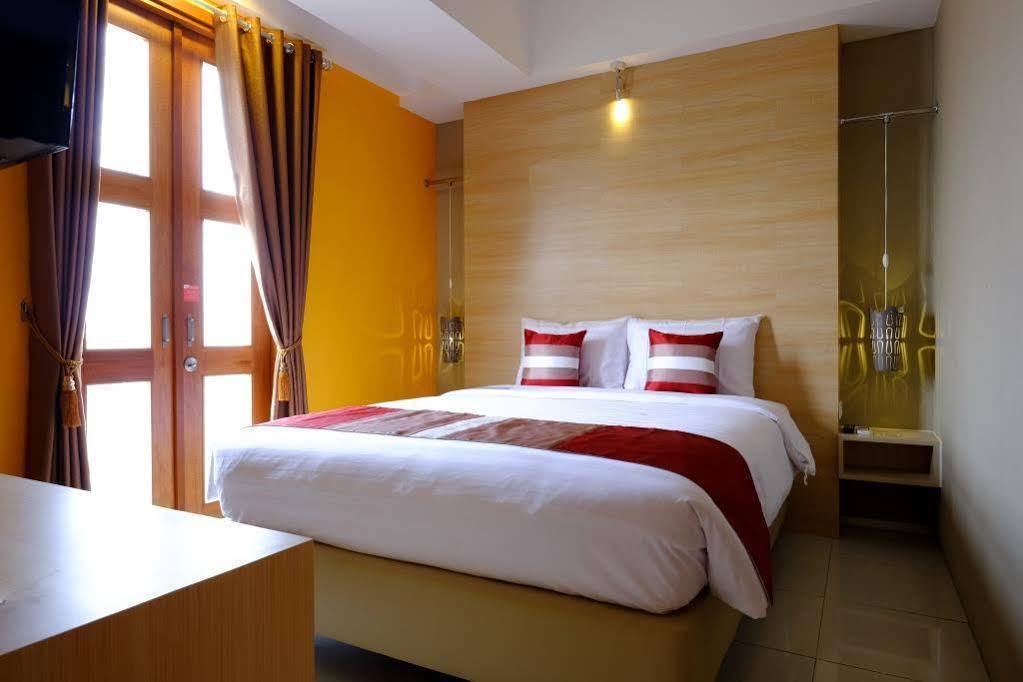 Tibera Hotel Ciumbuleuit Bandung Eksteriør billede